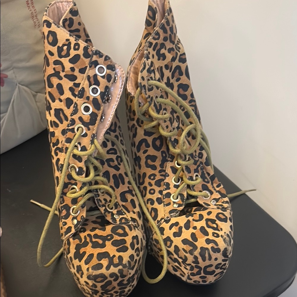 Delicacy Leopard Lace-Up Platform Boots